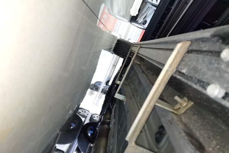 Used JETOUR X90 PLUS 2025 Beyond Edition 1.6TD DCT Villa PRO 5-Seater Left Side Sill