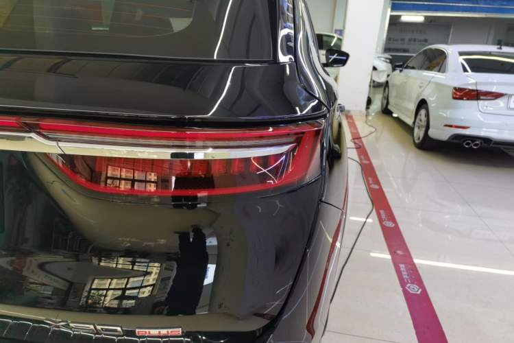 Used JETOUR X90 PLUS 2025 Beyond Edition 1.6TD DCT Villa PRO 5-Seater Right Rear Taillight