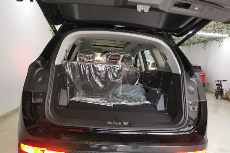 Used JETOUR X90 PLUS 2025 1.6TD DCT Luxury Edition 7-Seater Trunk