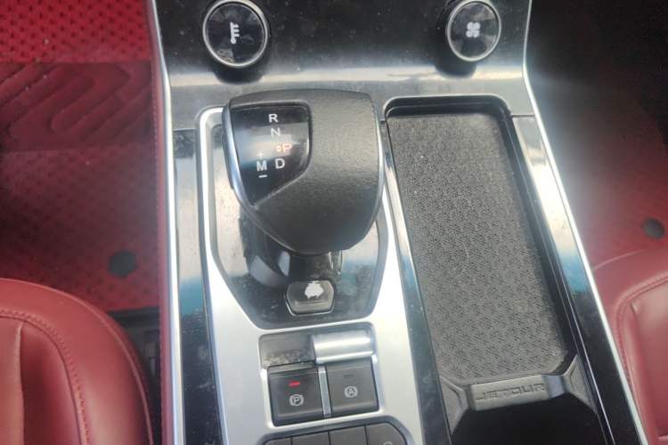 Used JETOUR X90 PLUS 2025 1.6TD DCT Elite Edition 5 Seats Gear Lever