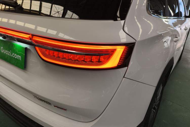 Used JETOUR X90 PLUS 2025 Beyond Edition 1.6TD DCT Villa PRO 7-Seater Right Rear Taillight