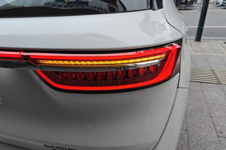 Used JETOUR X90 PLUS 2025 1.6TD DCT Elite Edition 7-Seater Right Rear Taillight