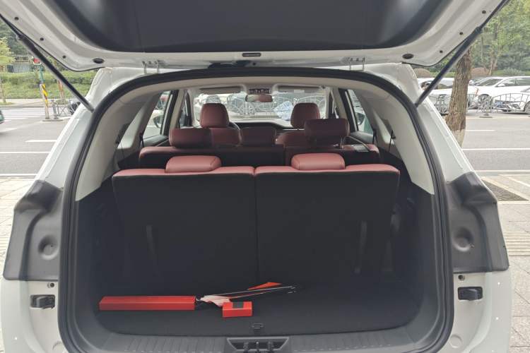 Used JETOUR X90 PLUS 2025 1.6TD DCT Elite Edition 7-Seater Trunk