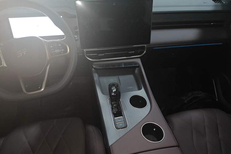 Used JETOUR X90 PRO 2024 1.6T DCT Ultimate 7-Seater Audio And AC Panel