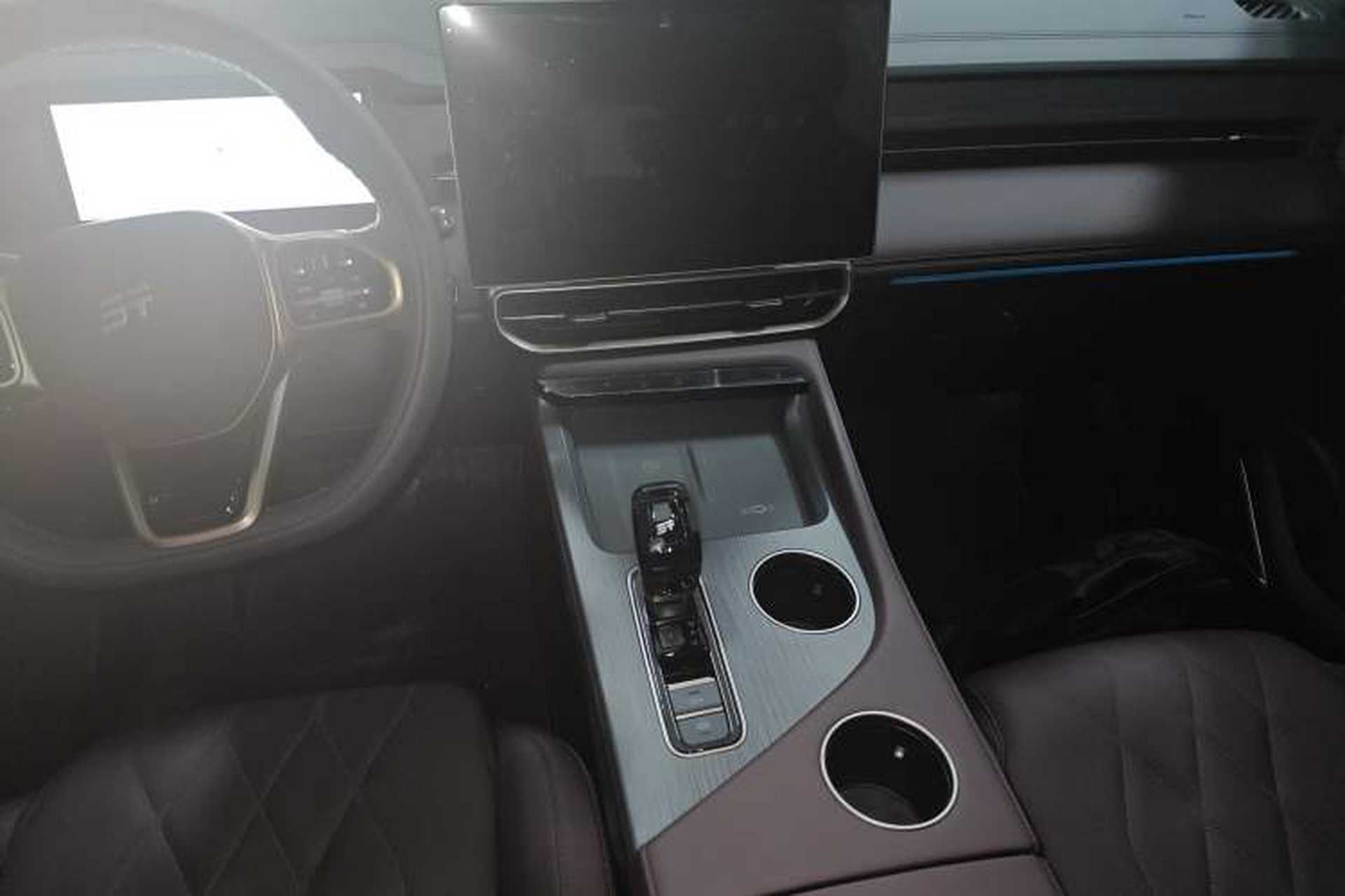 Used JETOUR X90 PRO 2024 1.6T DCT Ultimate 7-Seater Audio And AC Panel