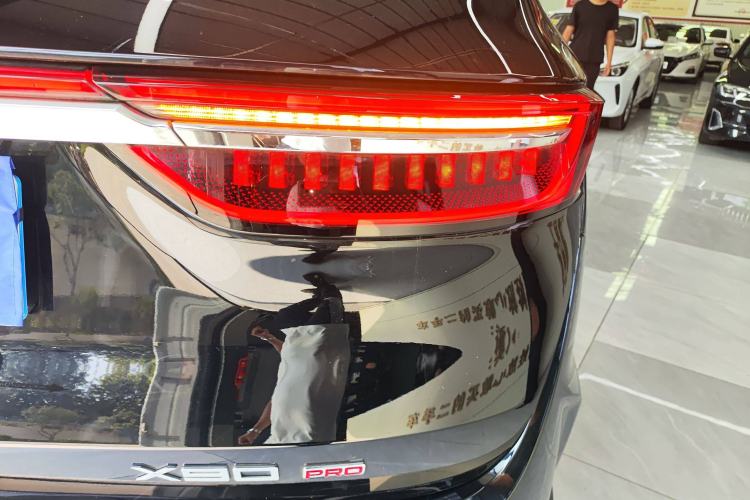 Used JETOUR X90 PRO 2024 1.6T DCT Ultimate 7-Seater Right Rear Taillight