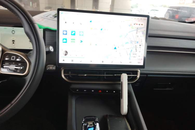 Used JETOUR X90 PRO 2024 1.6T DCT Luxury Edition 5 Seats Audio And AC Panel