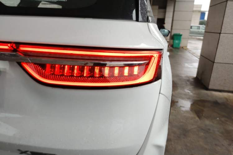 Used JETOUR X90 PRO 2024 1.6T DCT Luxury Edition 5 Seats Right Rear Taillight