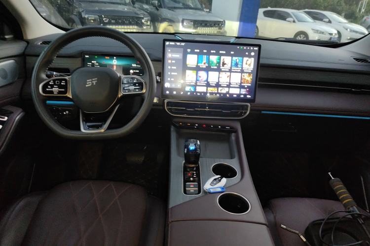 Used JETOUR X90 PRO 2024 2.0T DCT Ultimate Edition 5 Seats Center Console