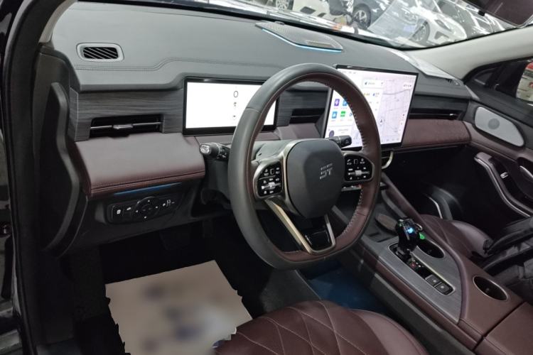 Used JETOUR X90 PRO 2024 2.0T DCT Prestige 7-Seater Center Console