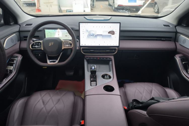 Used JETOUR X90 PRO 2024 2.0T DCT Prestige 7-Seater Center Console