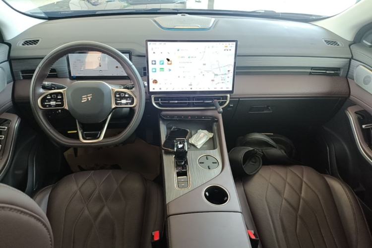 Used JETOUR X90 PRO 2024 2.0T DCT Prestige 7-Seater Center Console