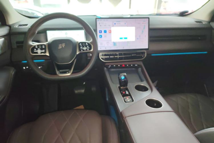 Used JETOUR X90 PRO 2024 2.0T DCT Luxury Edition 7 Seats Center Console