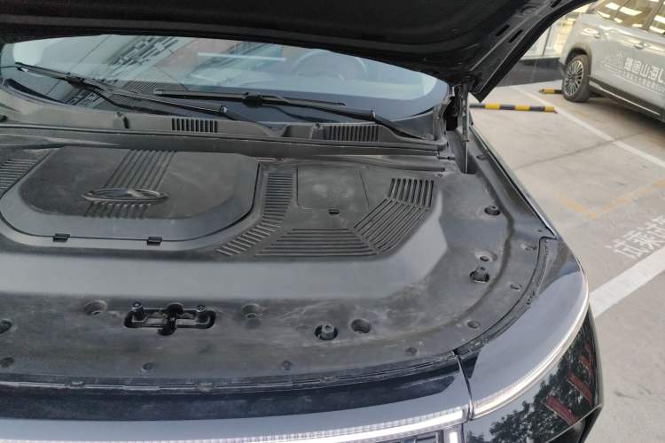 Used JETOUR X90 PRO 2024 2.0T DCT Ultimate Edition 5 Seats Engine Bay Left