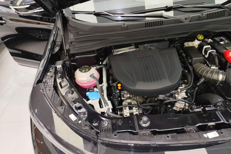 Used JETOUR X90 PRO 2024 1.6T DCT Elite Edition 5 Seats Engine Bay Right
