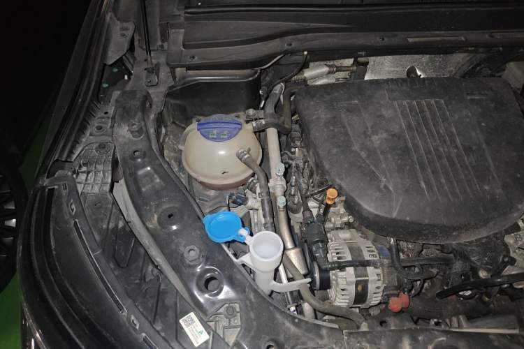 Used JETOUR X90 PRO 2024 1.6T DCT Luxury Edition 7-Seater Engine Bay Right