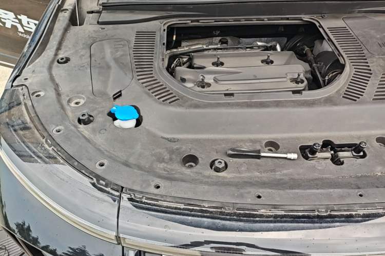 Used JETOUR X90 PRO 2024 2.0T DCT Prestige 7-Seater Engine Bay Right