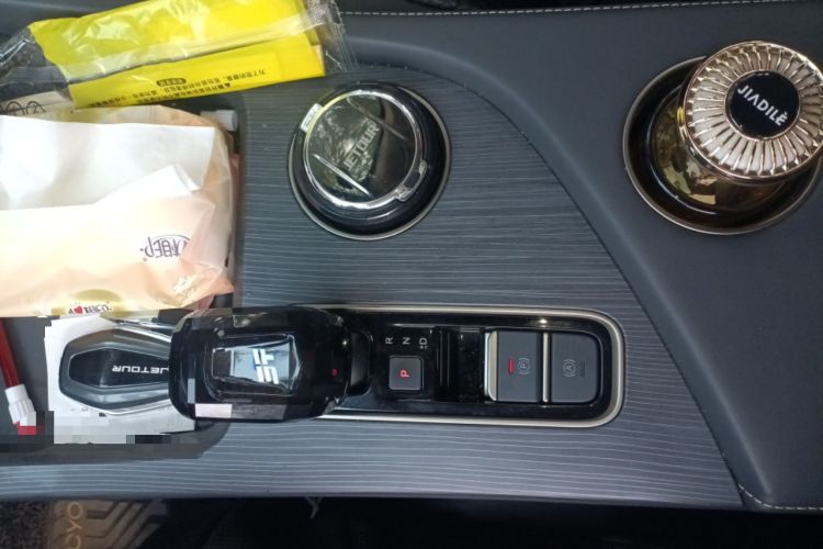 Used JETOUR X90 PRO 2024 2.0T DCT Ultimate 7-Seater Gear Lever