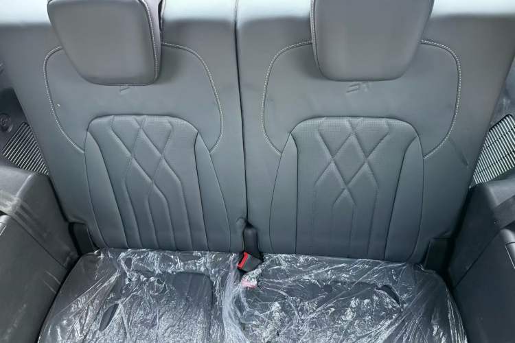 Used JETOUR X90 PRO 2024 2.0T DCT Luxury Edition 7 Seats Interior 3