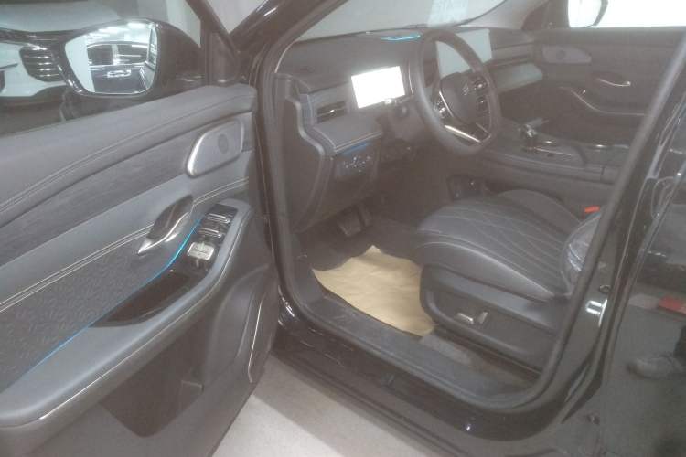 Used JETOUR X90 PRO 2024 1.6T DCT Luxury Edition 7-Seater Interior 3