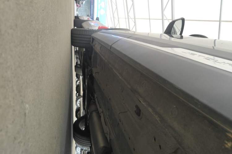 Used JETOUR X90 PRO 2024 2.0T DCT Luxury Edition 5 Seats Left Side Sill