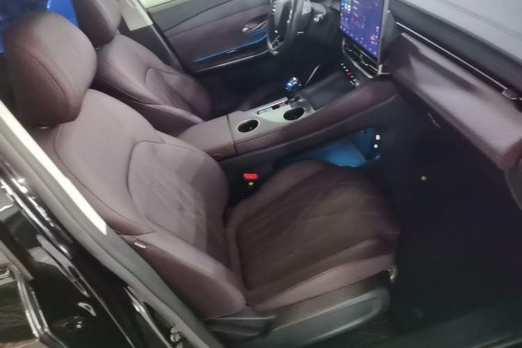 Used JETOUR X90 PRO 2024 1.6T DCT Luxury Edition 5 Seats Right Front Seat
