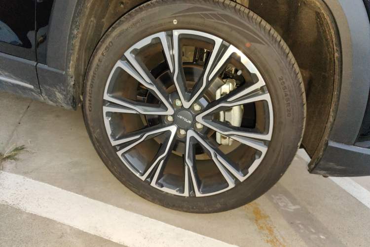 Used JETOUR X90 PRO 2024 2.0T DCT Ultimate Edition 5 Seats Right Front Wheel Hub