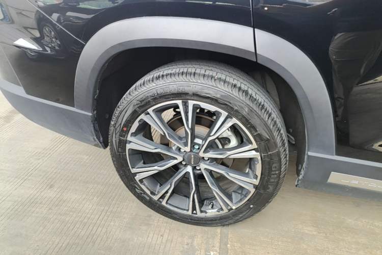 Used JETOUR X90 PRO 2024 2.0T DCT Prestige 7-Seater Right Rear Wheel Hub