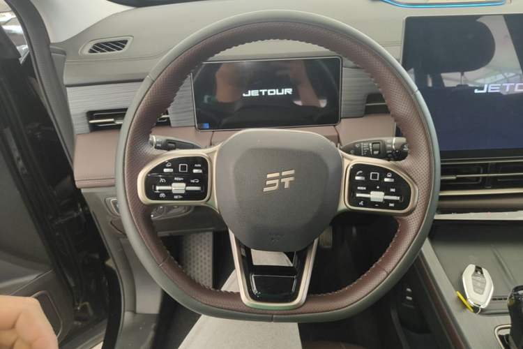 Used JETOUR X90 PRO 2024 2.0T DCT Luxury Edition 5 Seats Steering Wheel