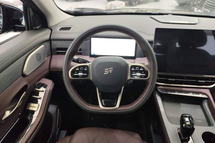 Used JETOUR X90 PRO 2024 1.6T DCT Elite Edition 5 Seats Steering Wheel