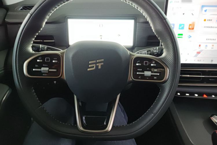 Used JETOUR X90 PRO 2024 2.0T DCT Luxury Edition 7 Seats Steering Wheel