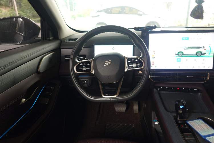 Used JETOUR X90 PRO 2024 2.0T DCT Ultimate Edition 5 Seats Steering Wheel