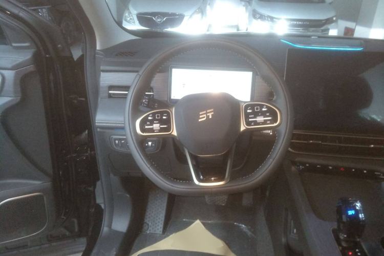 Used JETOUR X90 PRO 2024 1.6T DCT Luxury Edition 7-Seater Steering Wheel