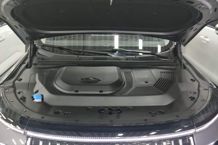 Used JETOUR X90 PRO 2024 2.0T DCT Flagship Edition 5 Seats Engine Bay