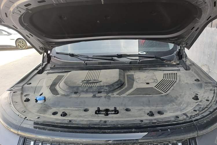 Used JETOUR X90 PRO 2024 2.0T DCT Prestige 7-Seater Engine Bay