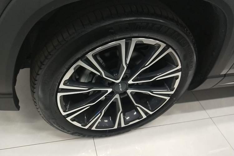 Used JETOUR X90 PRO 2024 2.0T DCT Flagship Edition 5 Seats Left Front Wheel Hub