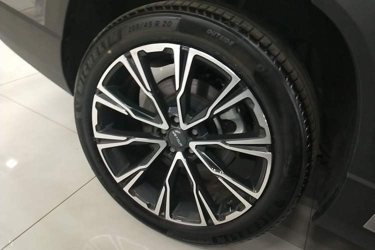 Used JETOUR X90 PRO 2024 2.0T DCT Flagship Edition 5 Seats Right Rear Wheel Hub