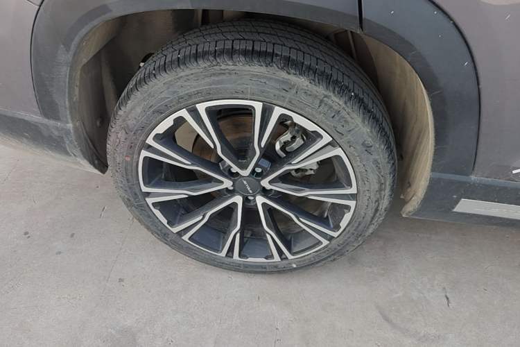 Used JETOUR X90 PRO 2024 2.0T DCT Prestige 7-Seater Right Rear Wheel Hub