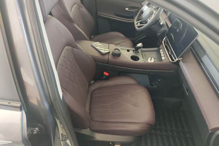 Used JETOUR X90 PRO 2024 2.0T DCT Luxury Edition 5 Seats Right Front Seat