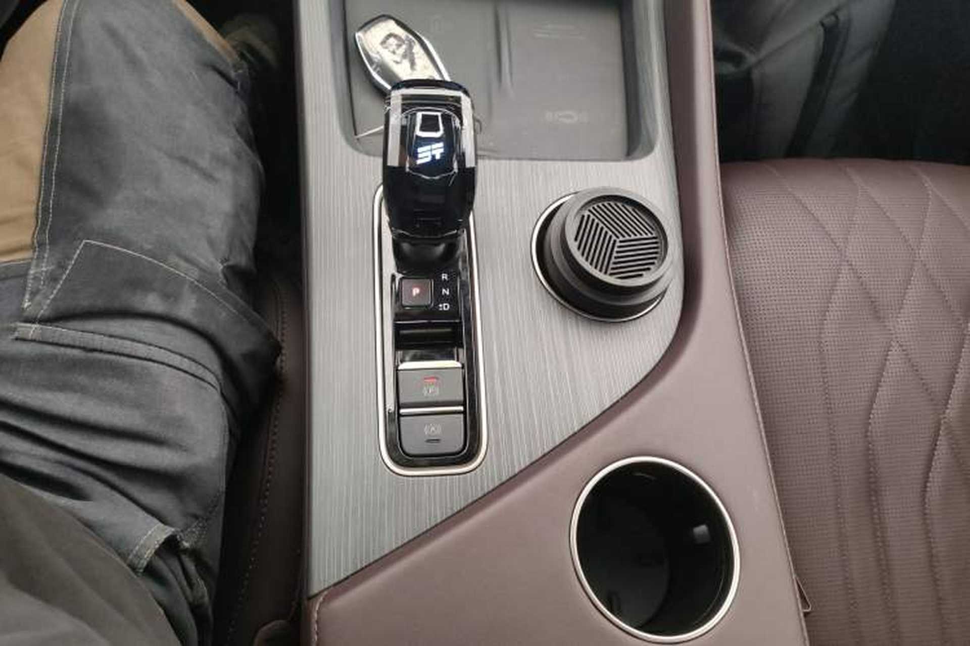Used JETOUR X90 PRO 2024 2.0T DCT Prestige 7-Seater Gear Lever