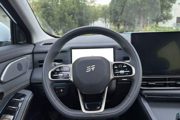Used JETOUR X90 PRO 2024 1.6T DCT Luxury Edition 5 Seats Interior 12