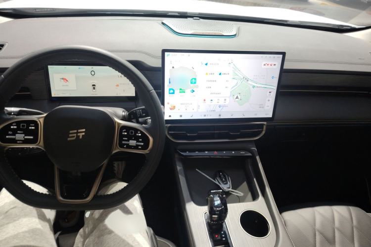 Used JETOUR X90 PRO 2024 1.6T DCT Luxury Edition 5 Seats Interior 2