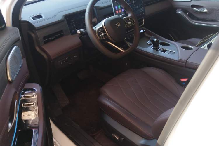 Used JETOUR X90 PRO 2024 1.6T DCT Luxury Edition 7-Seater Interior 3