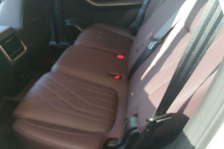 Used JETOUR X90 PRO 2024 1.6T DCT Luxury Edition 7-Seater Interior 4