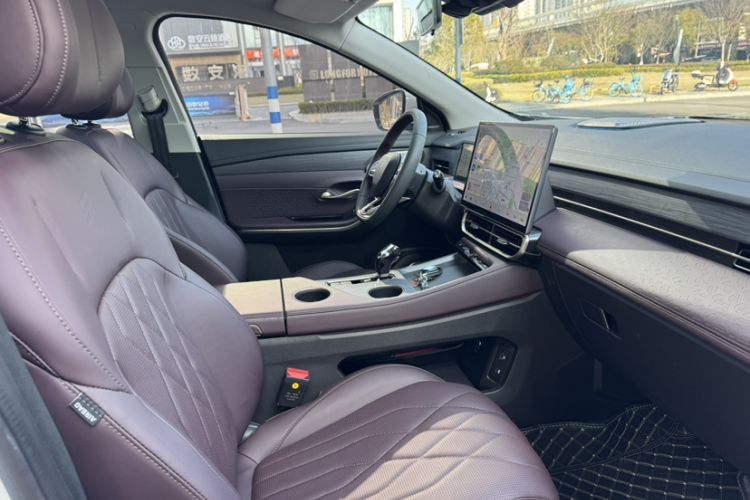 Used JETOUR X90 PRO 2024 2.0T DCT Luxury Edition 7 Seats Interior 5