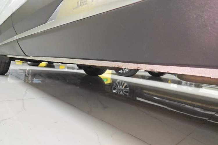 Used JETOUR X90 PRO 2024 1.6T DCT Ultimate 7-Seater Left Side Sill