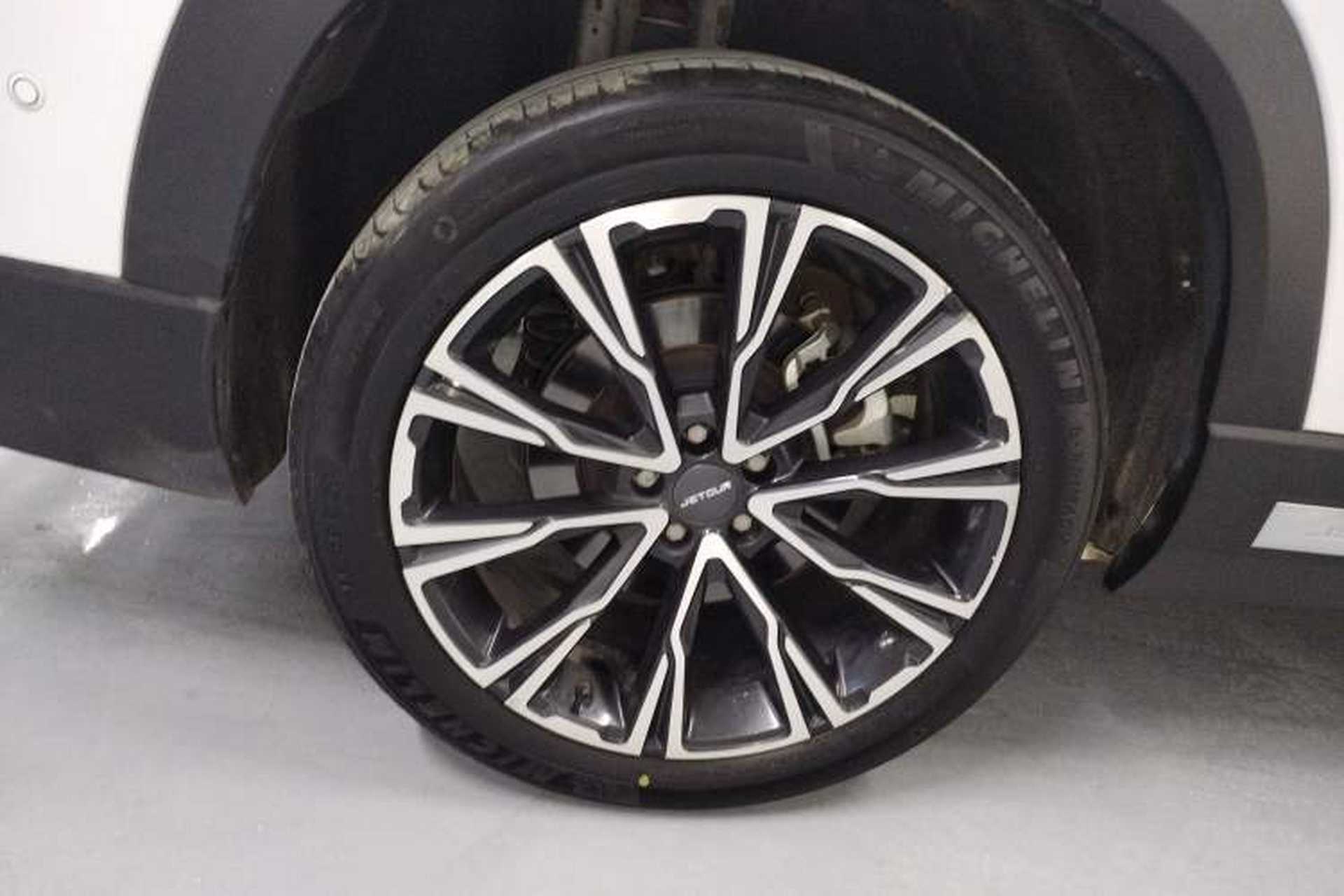 Used JETOUR X90 PRO 2024 2.0T DCT Flagship Edition 7 Seats Right Rear Wheel Hub
