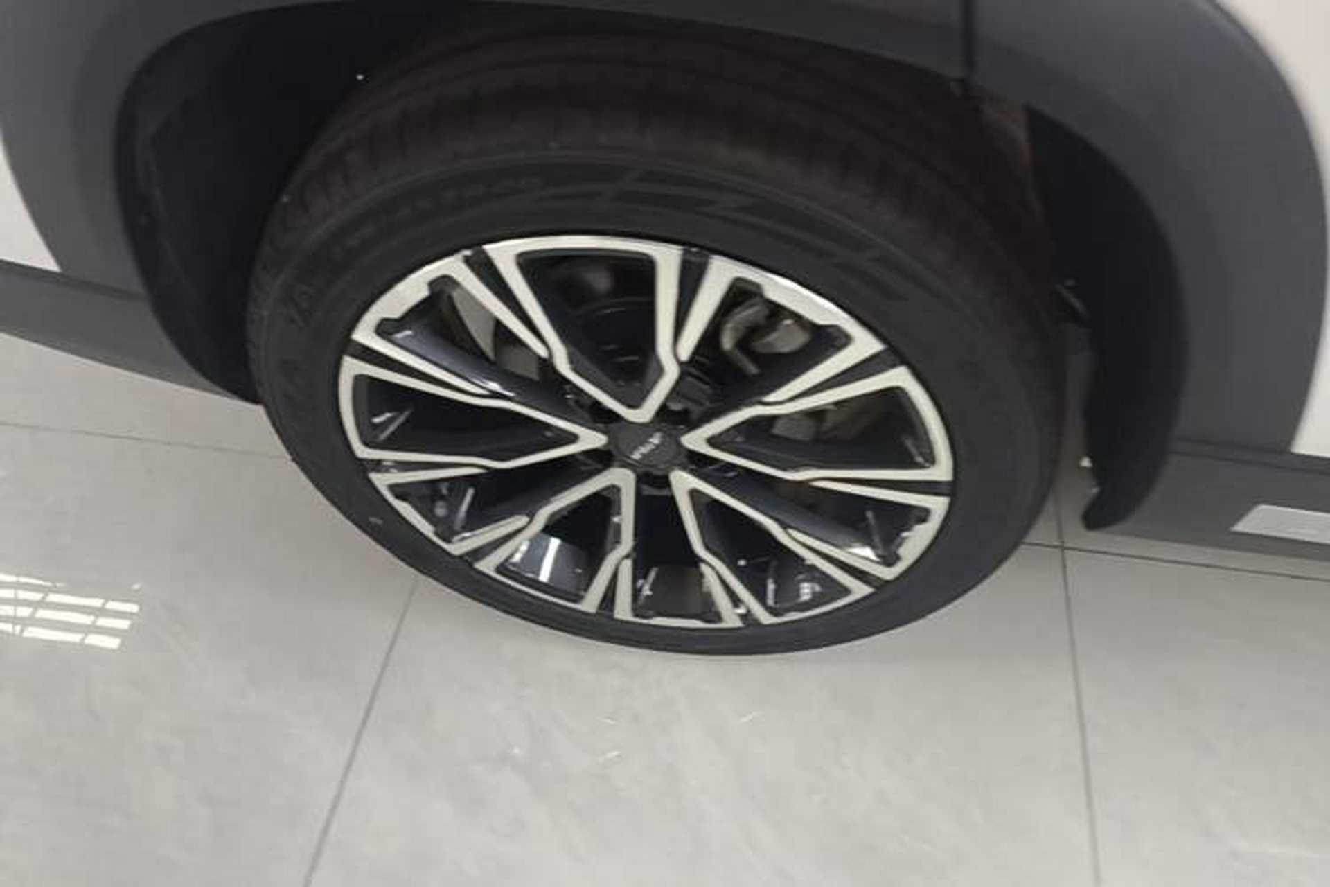 Used JETOUR X90 PRO 2024 2.0T DCT Ultimate 7-Seater Right Rear Wheel Hub
