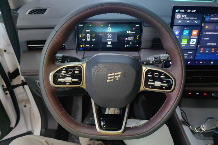 Used JETOUR X90 PRO 2024 2.0T DCT Luxury Edition 5 Seats Steering Wheel
