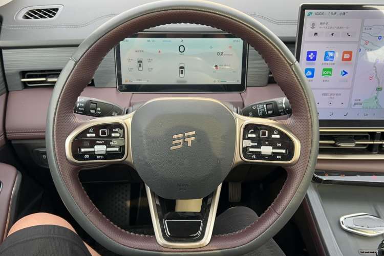 Used JETOUR X90 PRO 2024 2.0T DCT Luxury Edition 5 Seats Steering Wheel